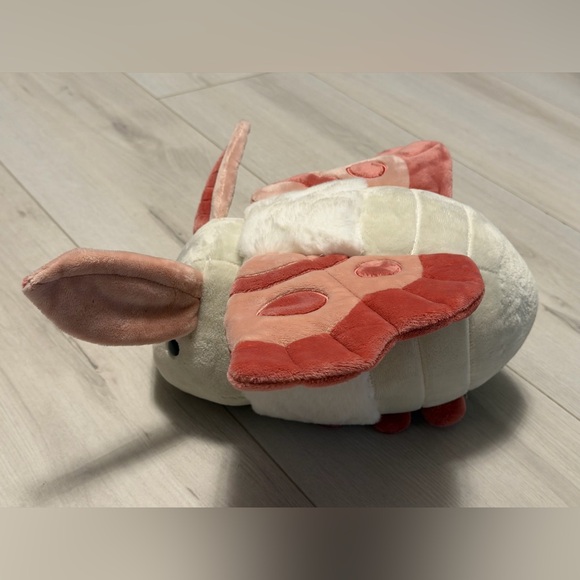 Bellzi Mothi the moth - Picture 6 of 11